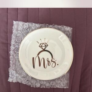 NEW Ring Mrs. Dish small